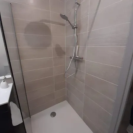 아파트 T2 Spacieux Et Confortable *